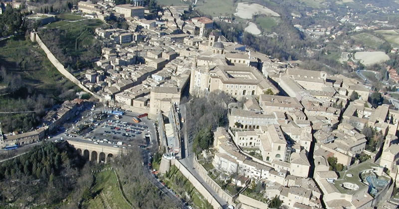La migliore sistemazione per il borgo Mercatale di Urbino