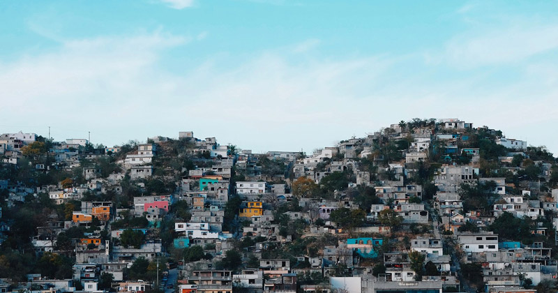 Interruzioni, intersezioni, condivisioni, sovrapposizioni. Nuove prospettive per il territorio