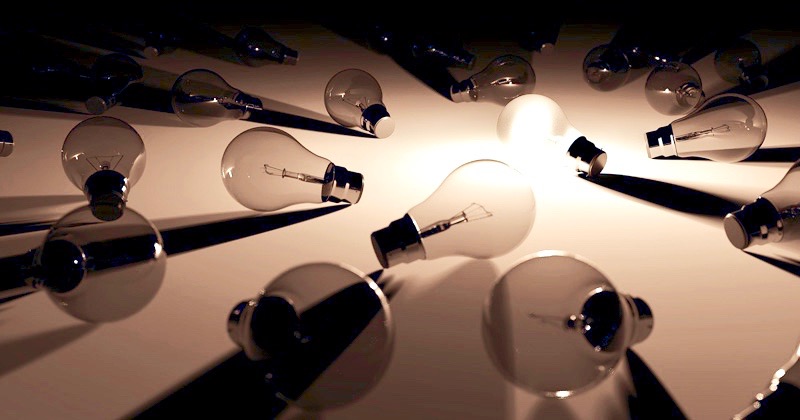 The Bright Light: si cercano giovani designer per ideare una lampada da uffici