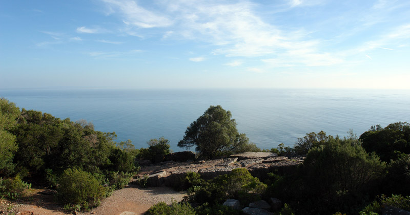 Site Mausoleum: un luogo di introspezione e meditazione nel Parco Naturale di Arrábida in Portogallo