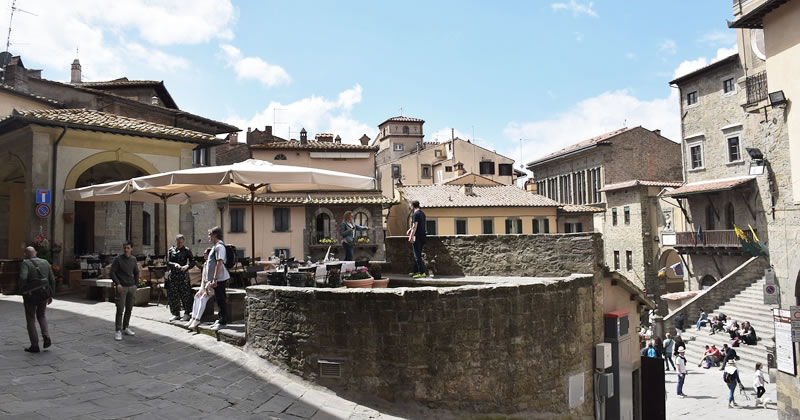 Strumenti creativi per comunicare l'accoglienza e l'informazione turistica della Valdichiana Aretina