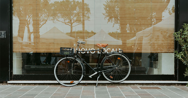 Una vetrina tutta per sé. Spazio allo stupore in vetrina per esporre, comunicare e coinvolgere