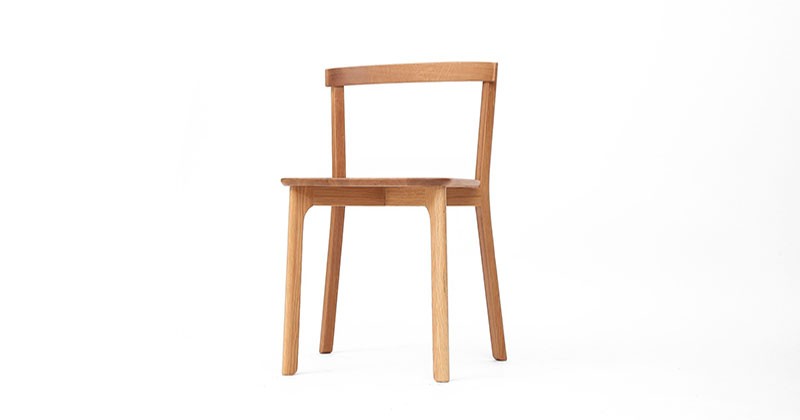 Il mondo di Poggi. Una seduta in legno ispirata alla filosofia e al design di Franco Albini