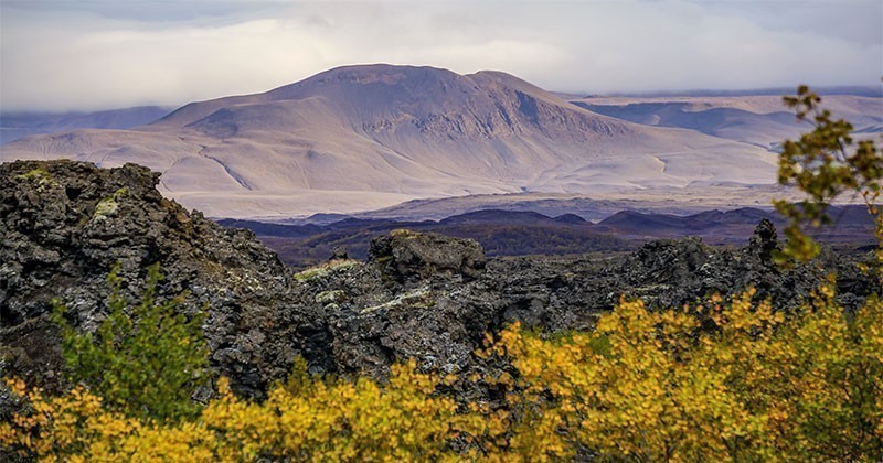 Iceland Volcano Lookout Point, un punto di osservazione sul bordo del cratere di un vulcano, in Islanda