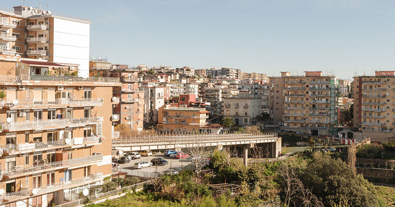 Napoli, riqualificazione del ponte di San Giacomo dei Capri: da luogo abbandonato a spazio di aggregazione