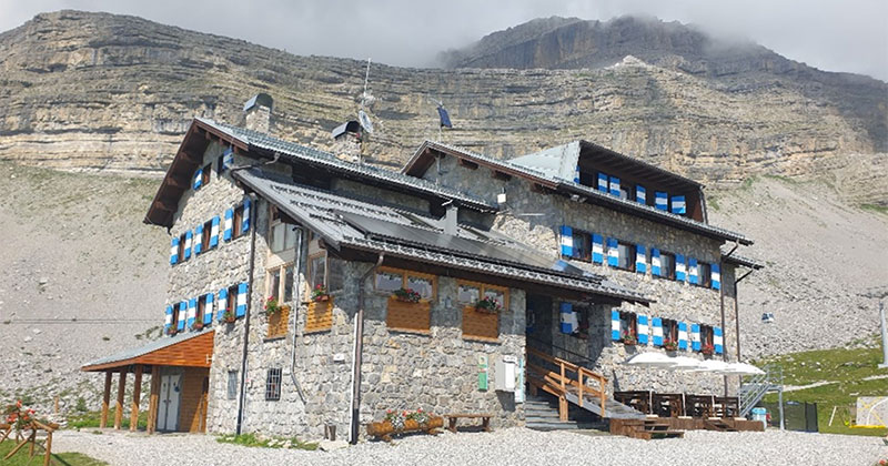 Riqualificazione e ampliamento del rifugio alpino Graffer, al Grostè