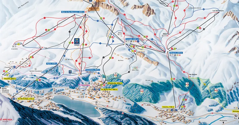 Una Lake House riflessa sul lago di St. Moritz, in Svizzera