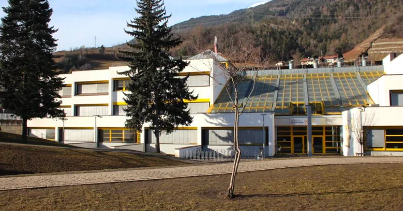 Costruire sul costruito a Bressanone, ampliamento della scuola progettata da Othmar Barth