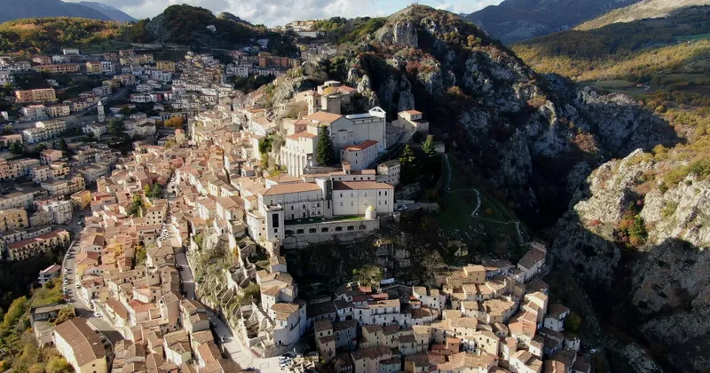 Borghi digitali: brand identity, gaming e chatbot per promuovere le aree interne della Basilicata