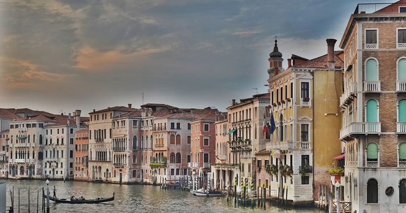 Le finiture delle superfici storiche di Venezia. Come intervenire sugli intonaci della tradizione