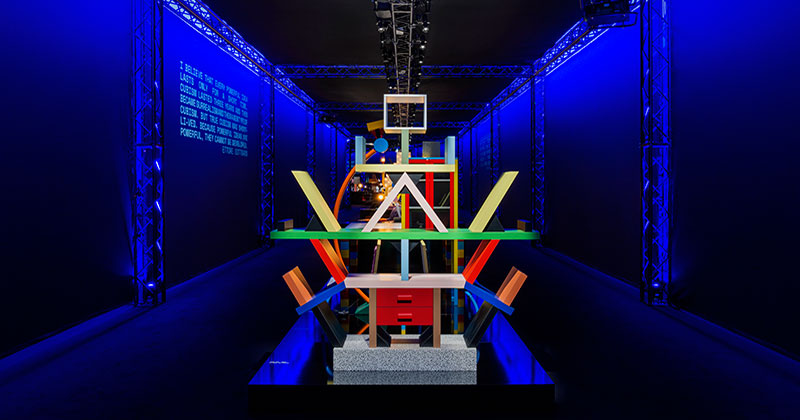 «Memphis Again» la mostra dedicata al Gruppo che negli anni ottanta rivoluzionò il mondo del design italiano