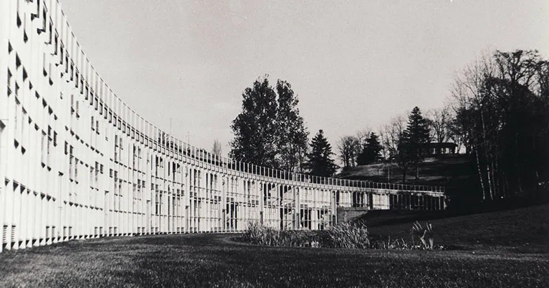 Architetture olivettiane: fotografie, disegni e documenti sul progetto comunitario di Ivrea