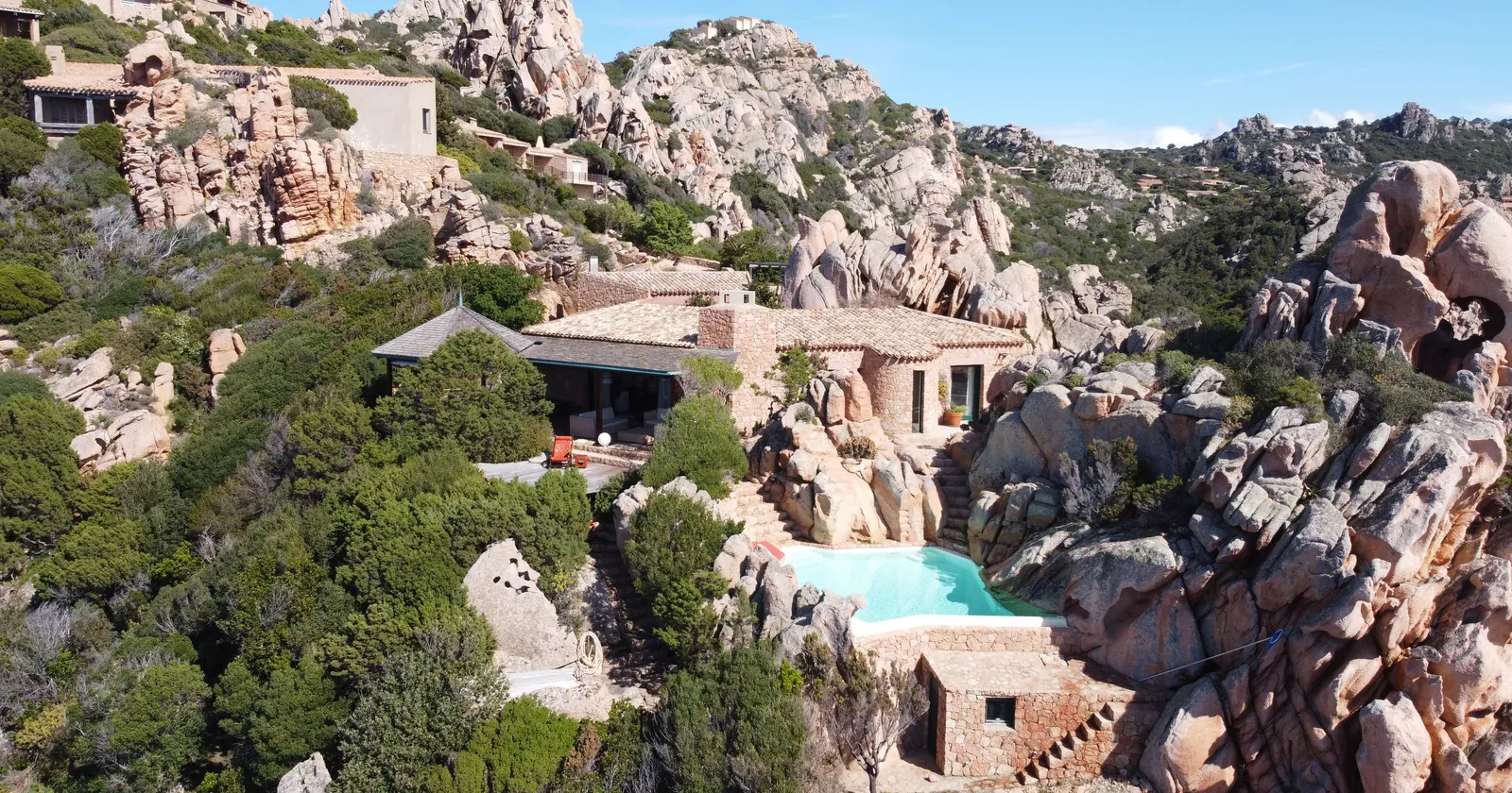 Abitare Costa Paradiso: rileggere il paesaggio a partire dalle architetture di Alberto Ponis