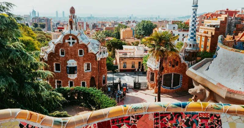 Antoni Gaud&iacute;, l'eredit&agrave; di un secolo tra architettura, arte e simbolo