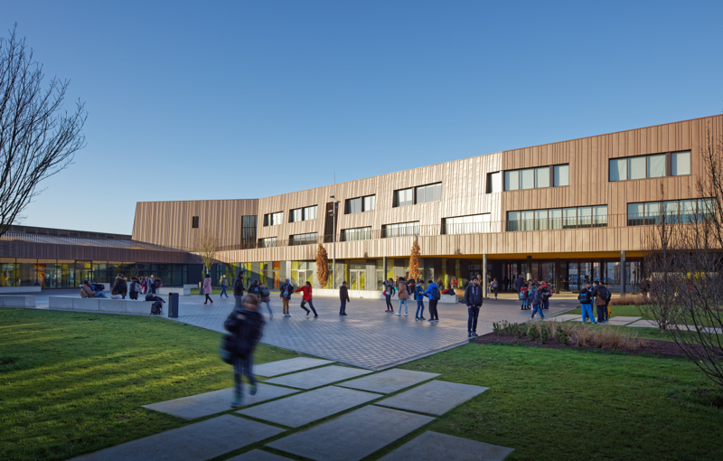 A proposito di Scuole innovative: dalla Francia un polo modello per apertura alla comunità - Il progetto è del giovane studio francese Chartier Dalix architectes