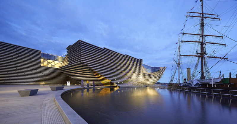 V&A Dundee, in Scozia apre il museo-vascello firmato Kengo Kuma