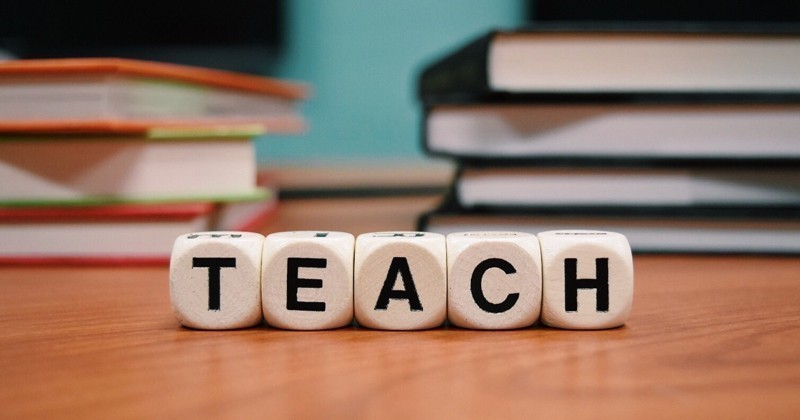 Concorso a cattedra 2020 ordinario e straordinario: i bandi e gli allegati con la ripartizione dei posti