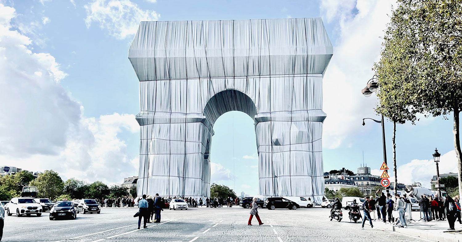 Parigi. L'Arc de Triomphe di Christo e Jeanne-Claude. Che fine faranno i materiali della grande installazione?