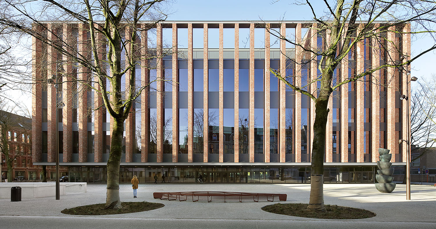 Bruges (Belgio) vanta un centro polifunzionale firmato Souto De Moura e META architectuurbureau