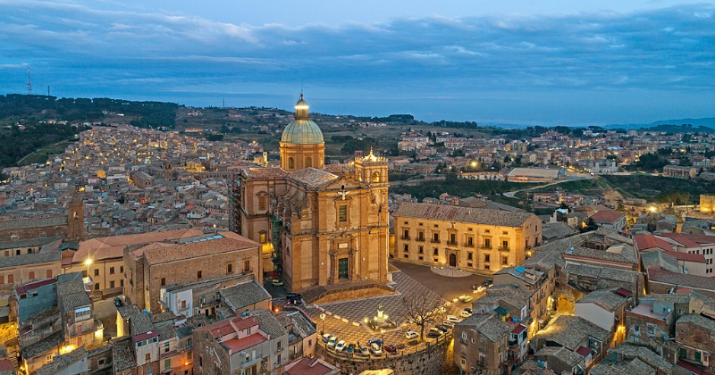 Sicilia, il design for all applicato alla fruizione dei centri storici: l'esperienza di Enna, Aidone e Piazza Armerina