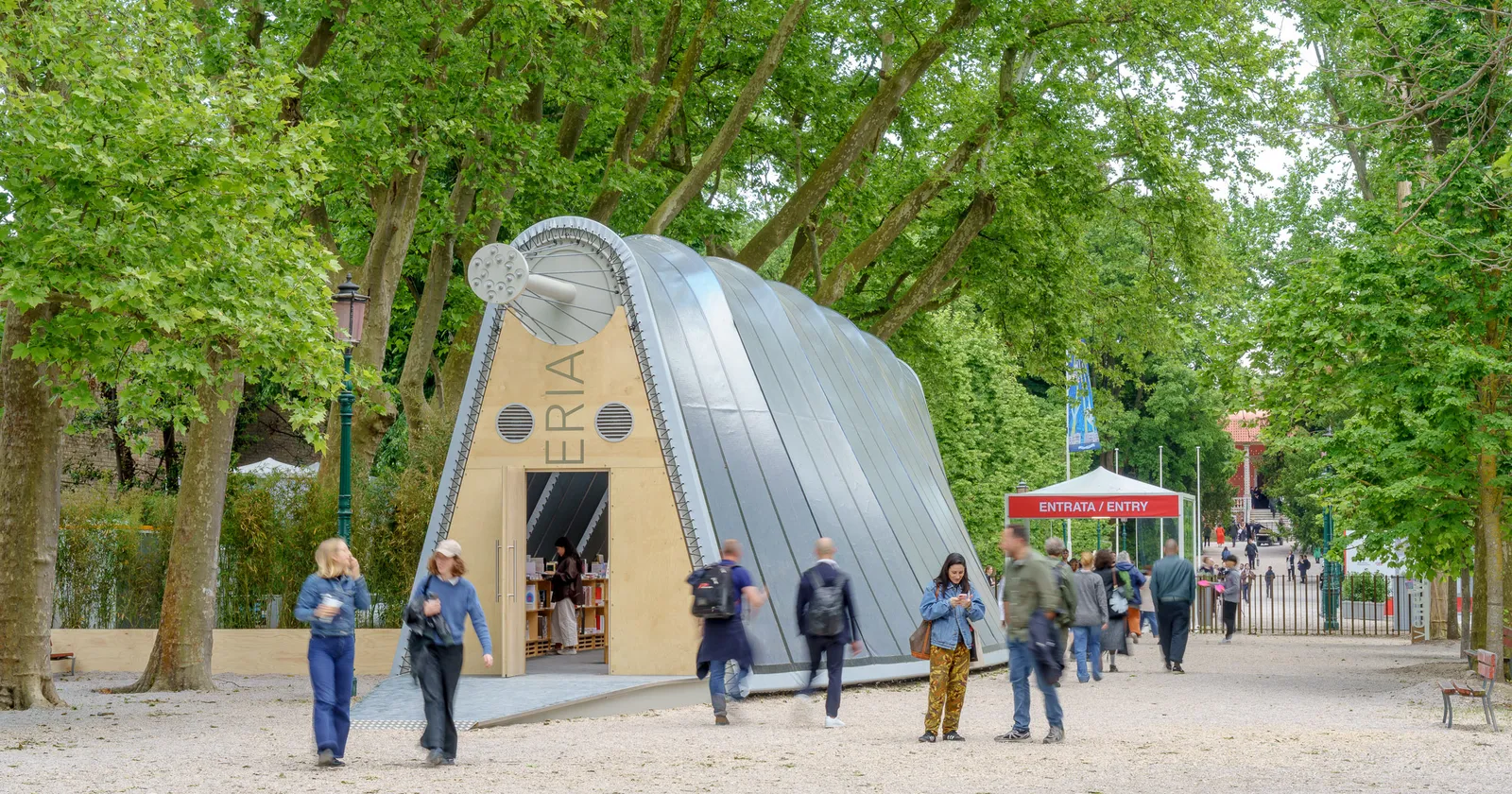 Biennale di Venezia, le pagelle dei Giardini e la top 5 dei padiglioni imperdibili [secondo noi]