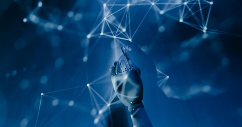 Intelligenza artificiale solo come supporto all'attività professionale e con l'obbligo di informare il cliente