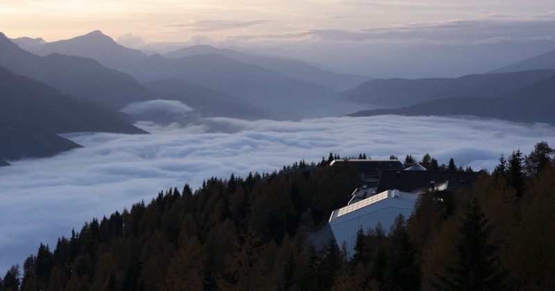 Sesto (Bz), da ex funivia a "casa" di Reinhold Messner: il progetto di upcycling di Plasma Studio