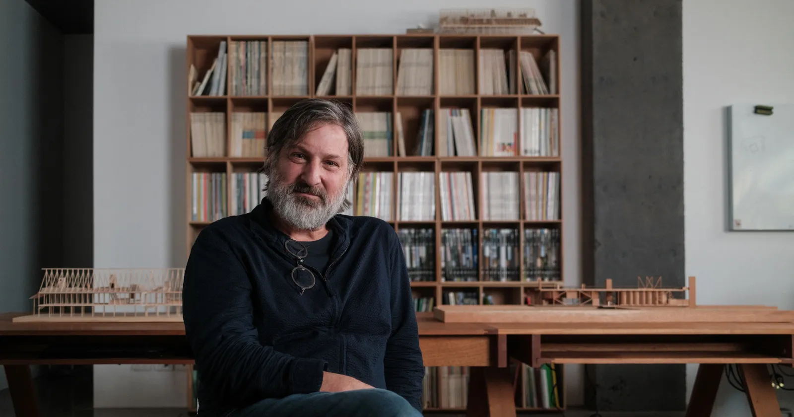 Il Pritzker Prize 2026 a Smiljan Radic Clarke, l'architetto di empatia e intelligenza emotiva