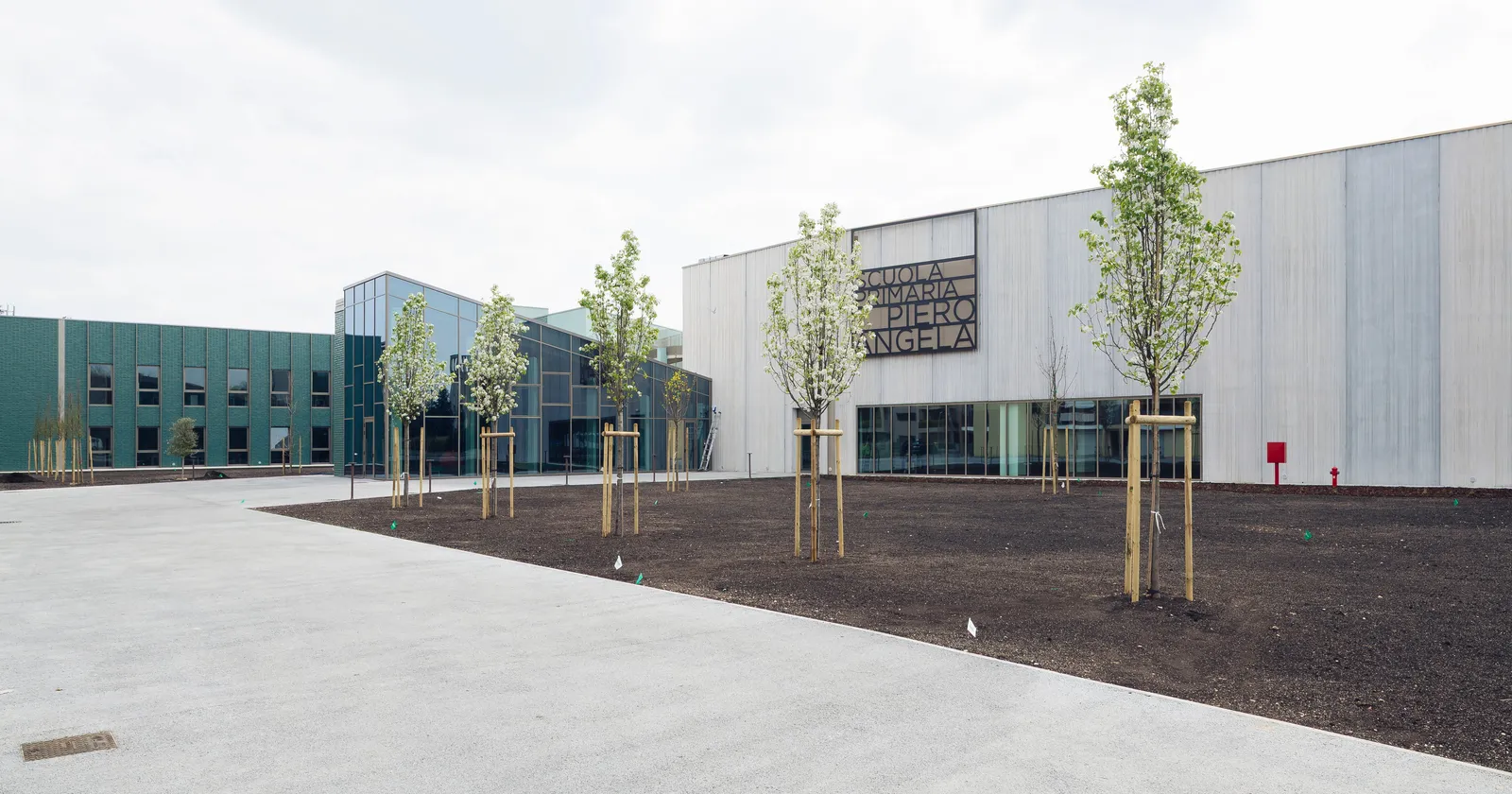 Mantova, inaugurata la nuova scuola "Piero Angela" firmata Atelier(s) Alfonso Femia