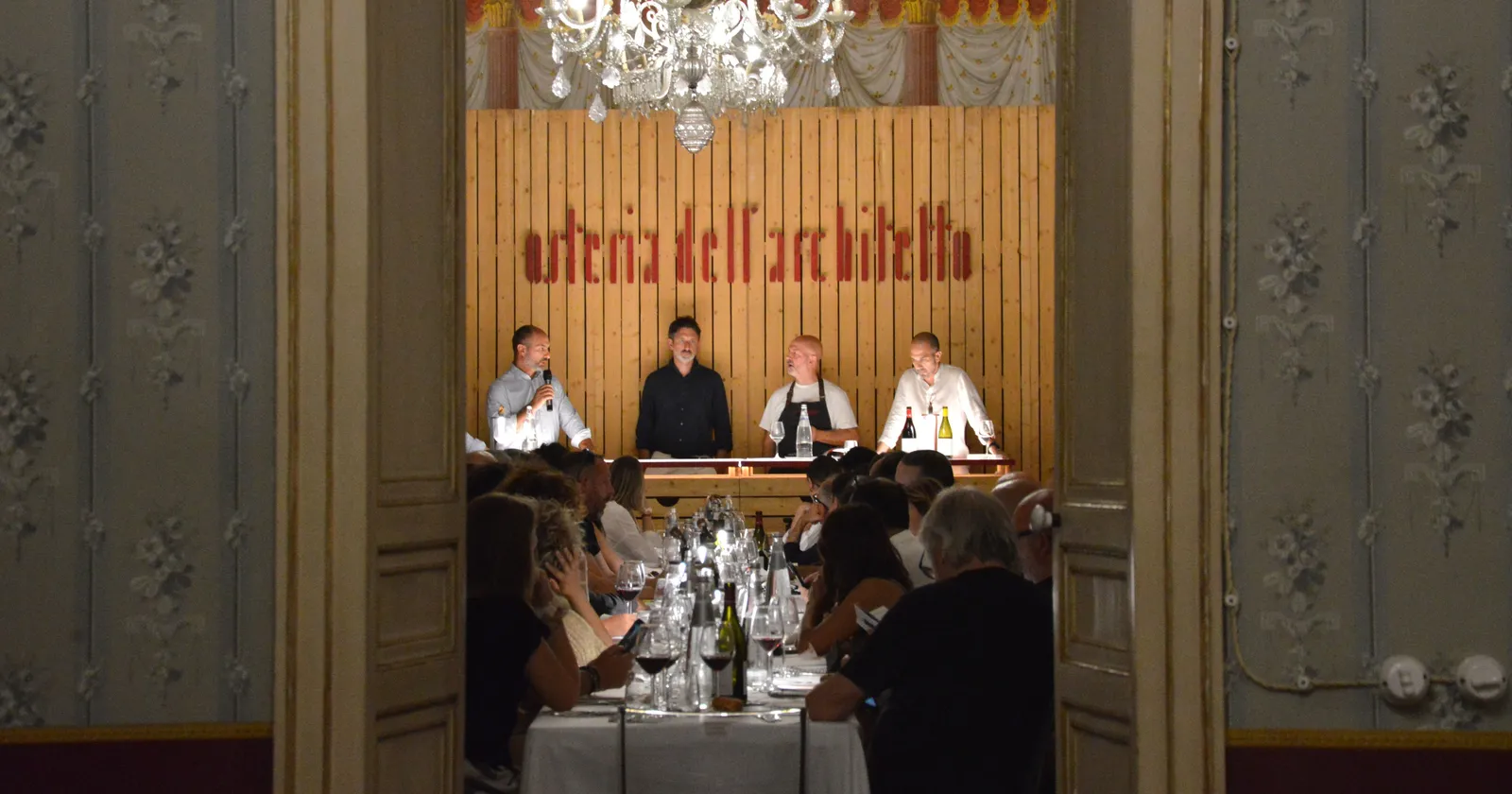 Un ultimo brindisi: si chiudono le porte di Osteria dell'Architetto, arrivederci al Marmomac