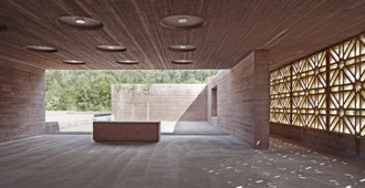 Aga Khan Award for Architecture 2013: Cementerio Islámico en Altach, Austria - Bernardo Bader Architects