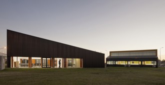 Argentina: Sala de Usos Múltiples (SUM) e Instituto de Formación Profesional del Parque Industrial Sauce Viejo - Paschetta Cavallero Arquitectos