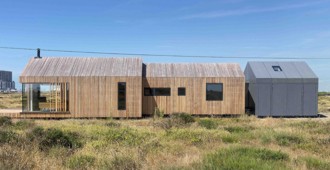 Inglaterra: 'Pobble House', Dungeness - Guy Hollaway Architects