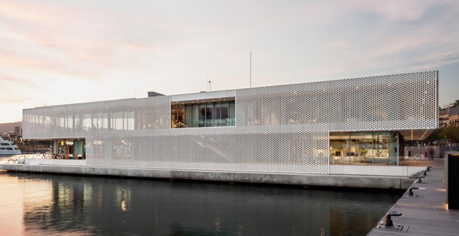 España: Marina Port Vell, en Barcelona, Edificio de Entrada - SCOB Aquitectura y Paisaje