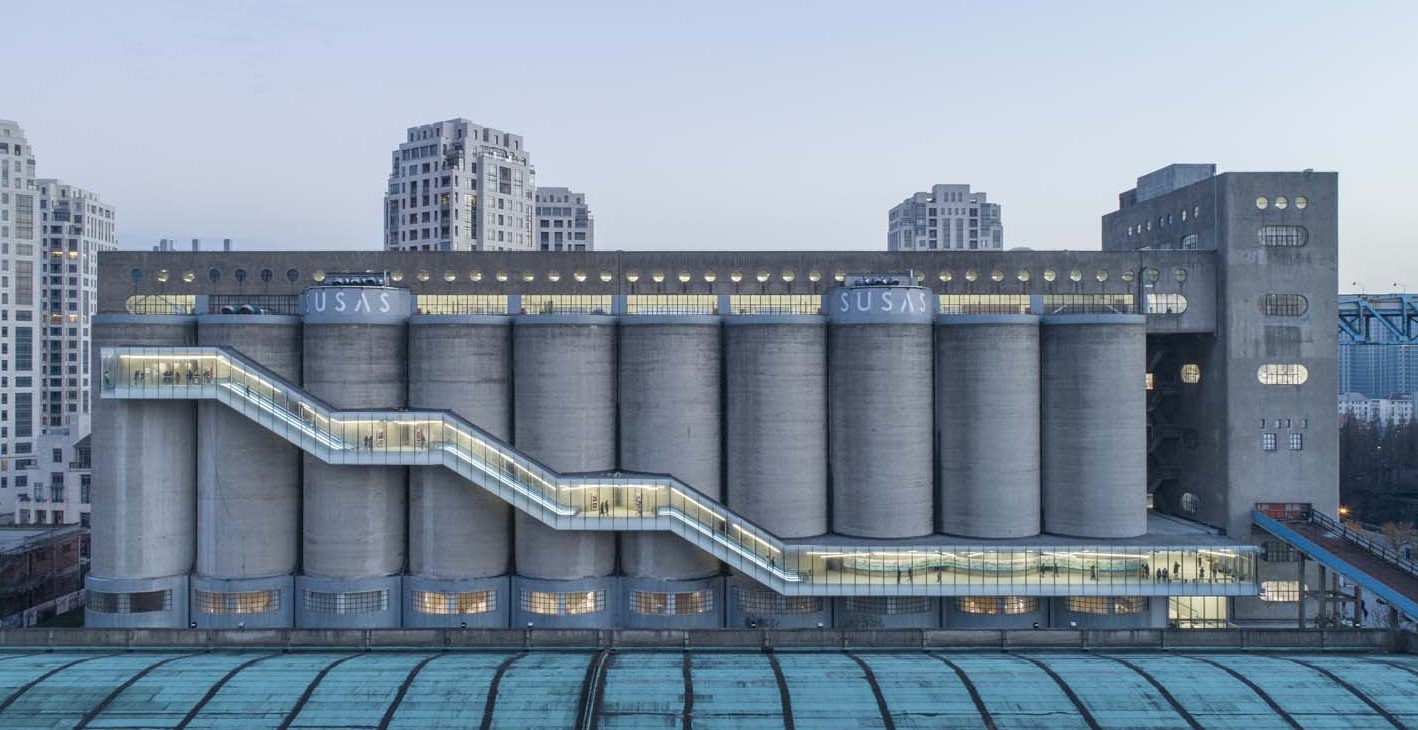 China: Renovación de los silos en el muelle de Minsheng - Atelier Deshaus
