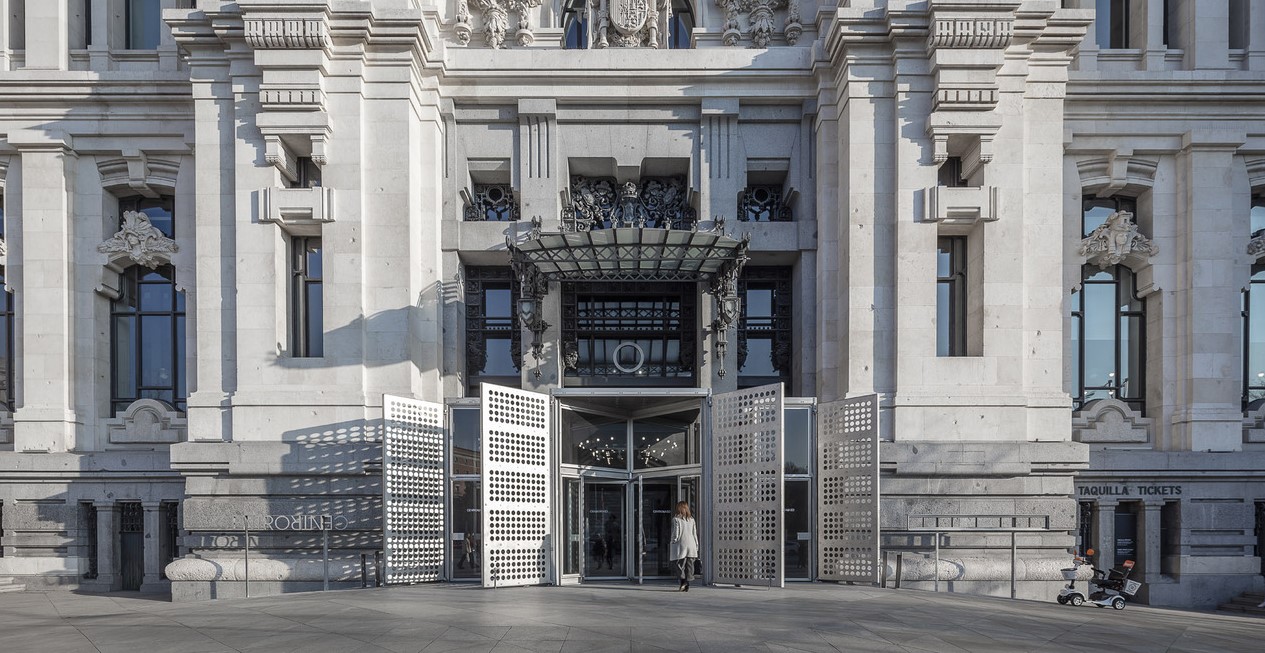 España: Renovación del acceso y recepción del espacio cultural CentroCentro, Palacio de Cibeles - Héctor Fernández Elorza