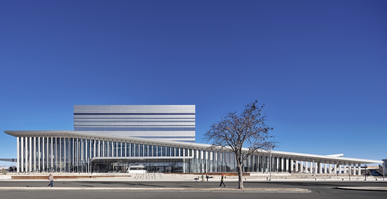 Estados Unidos: Salón de Artes Escénicas y Ciencias Buddy Holly - Diamond Schmitt Architects