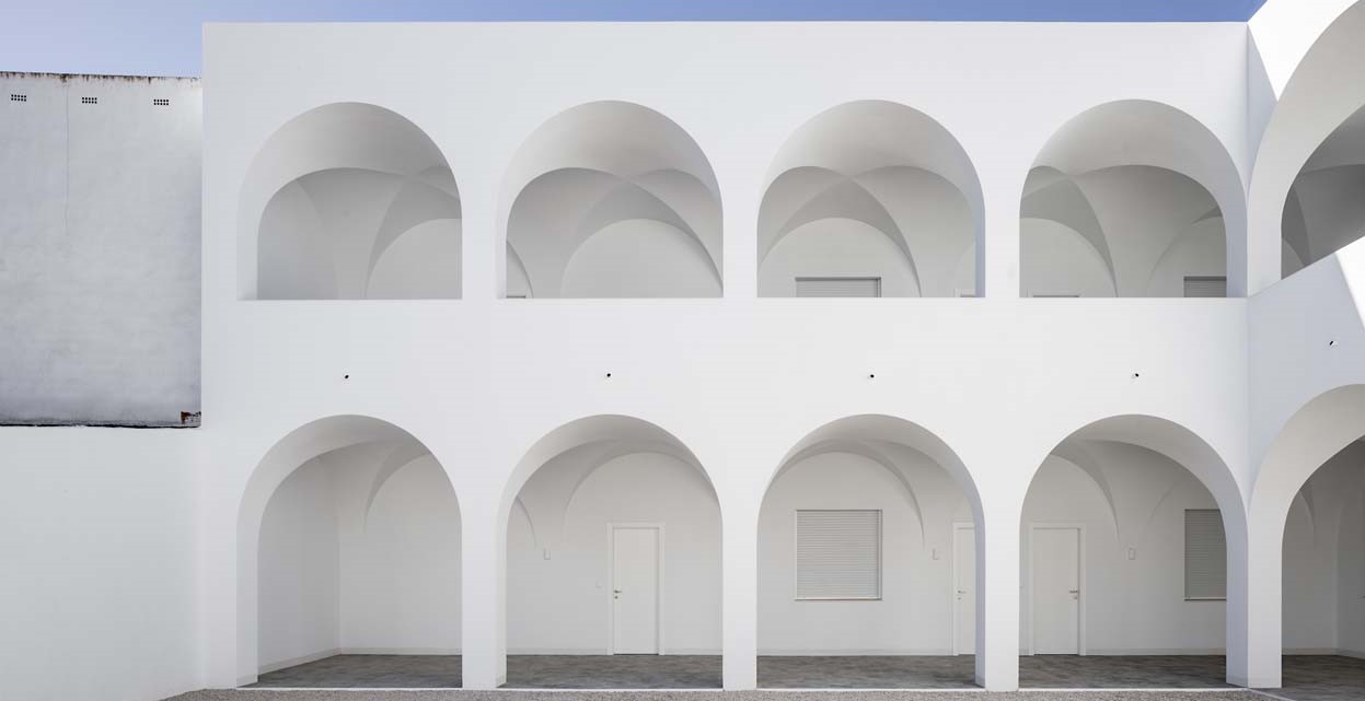 España: Centro Parroquial en Porcuna - Pablo Millán