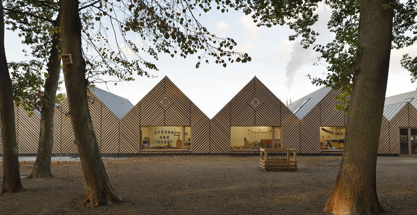 Francia: Escuela La Ruche en Perthes-en-Gâtinais - TRACKS Architectes