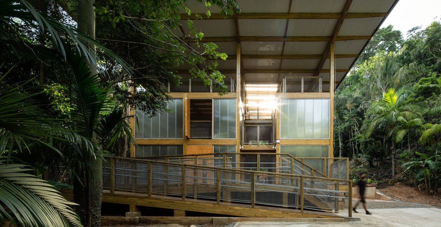 Brasil: Sede Administrativa Fundación Forestal Juréia-Itatins - 23 SUL Arquitetura