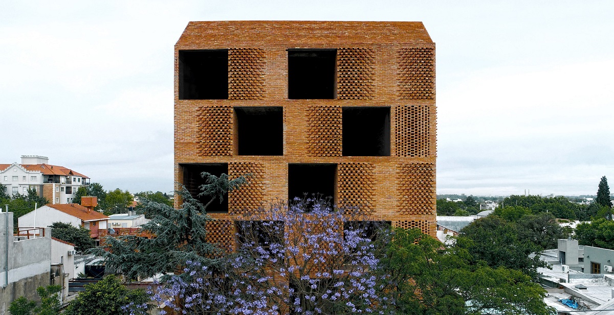 Argentina: Edificio Damero - Francisco Cadau