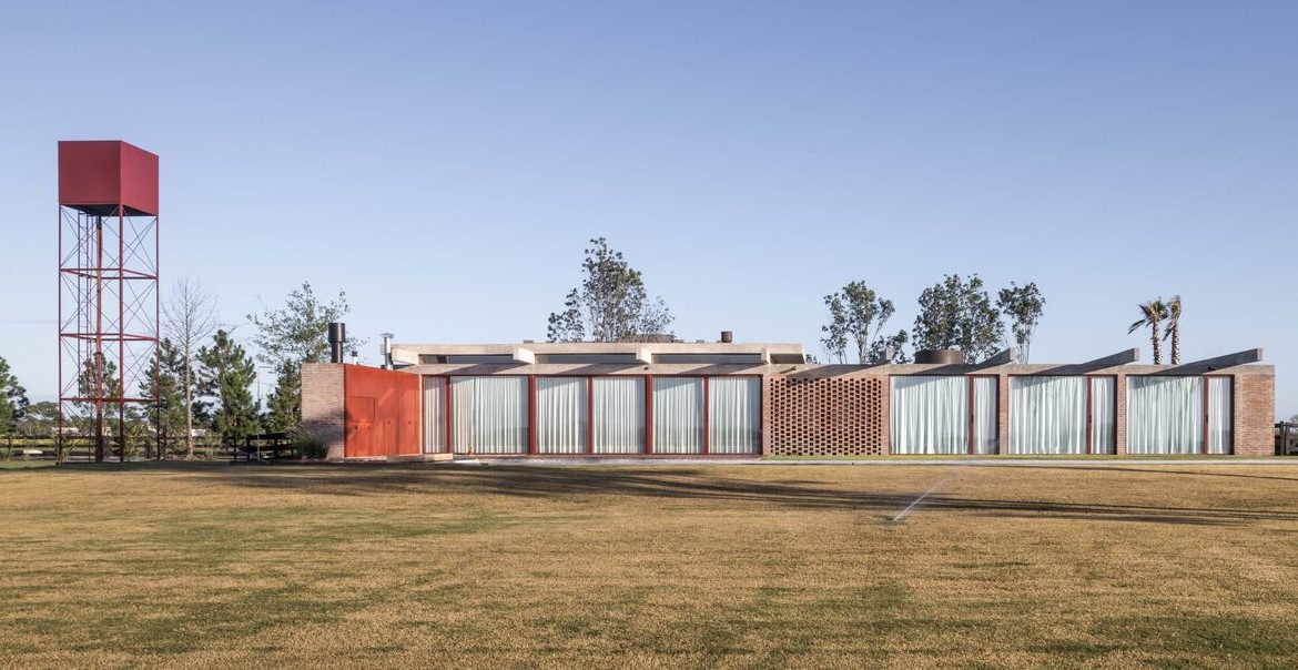 Argentina: H – Casa Saul, Parada Cantilo Estudio