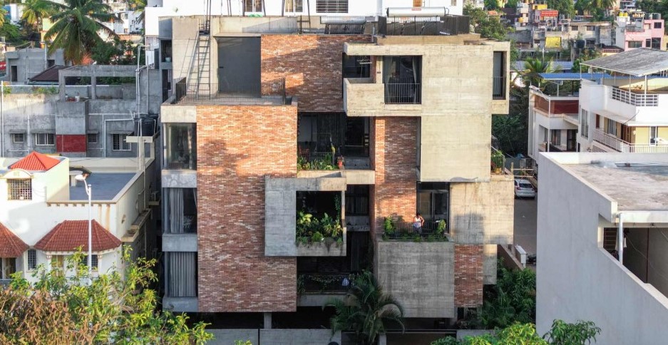 India: Ankle Residence - Rahul Pudale Design