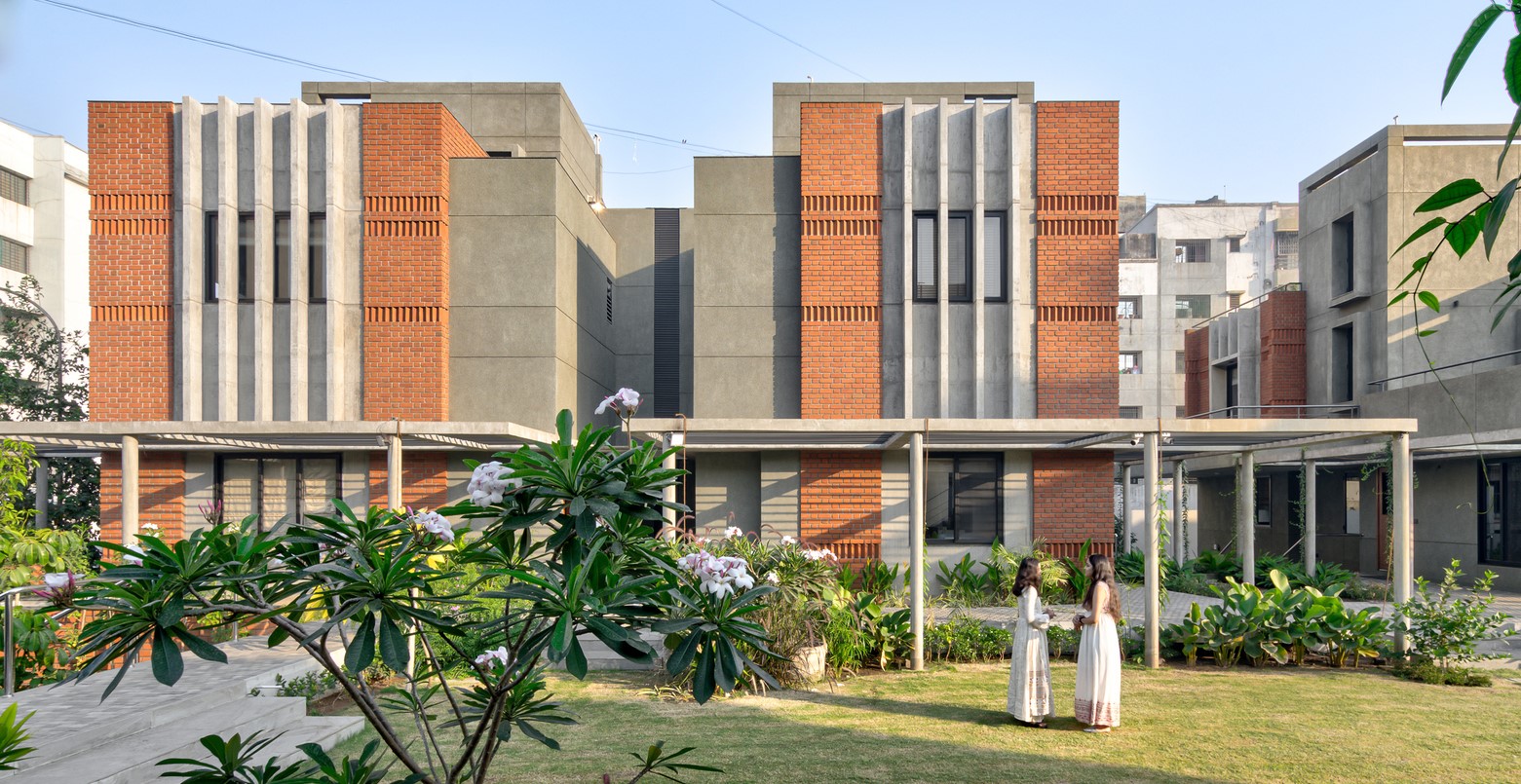 India: Residencias CHITRAKUT - AANGAN Architects
