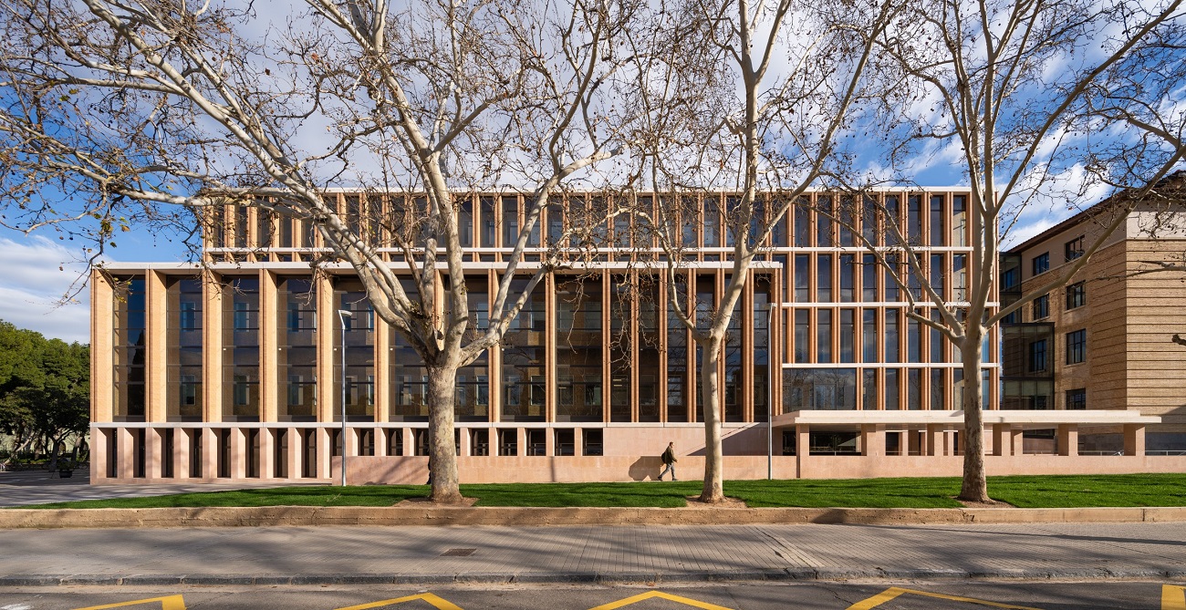 España: Ampliación de la Facultad de Filosofía y Letras de la Universidad de Zaragoza - Magén Arquitectos