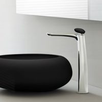 Synergy di Fir Italia. La rubinetteria dal design organico con maniglia in DuPont™ Corian®