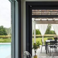 La casa in legno riservata ed elegante