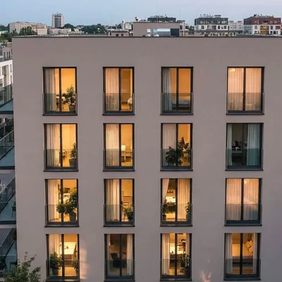 Trasparente, sicuro e minimale: Vetrum 50 è il nuovo parapetto Saint-Gobain Logli