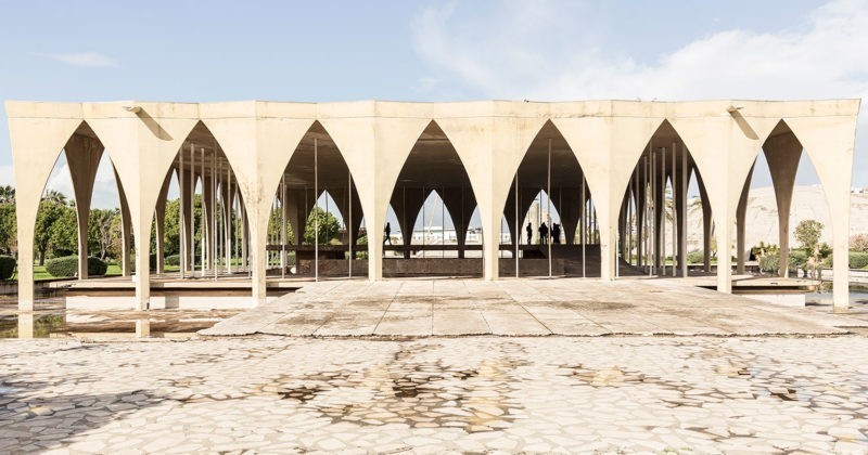 Viaggiare per immagini #3 Tripoli, l'Expo di Niemeyer negli scatti di Giovanni Emilio Galanello e il racconto di Francesca Gotti