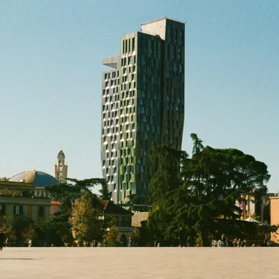 TIRANA, la città che non ti aspetti